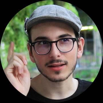 Valentin semble en pleine réflexion